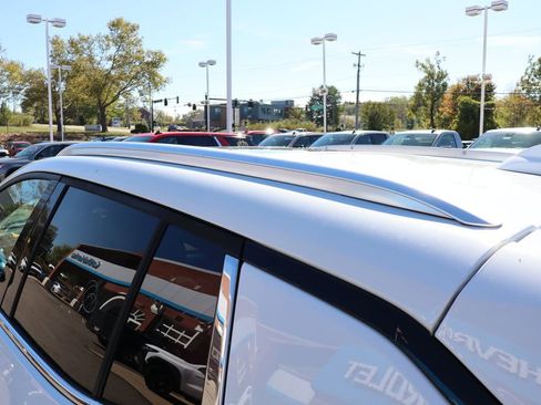 New 2026 Chevrolet Equinox EV LT image 30