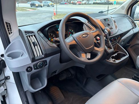 Used 2018 Ford Transit 150 XL image 16