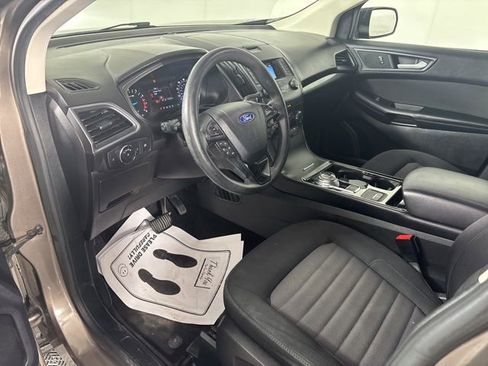 Used 2019 Ford Edge SE w/ SE Fleet Driver's Package AWD/4WD image 2