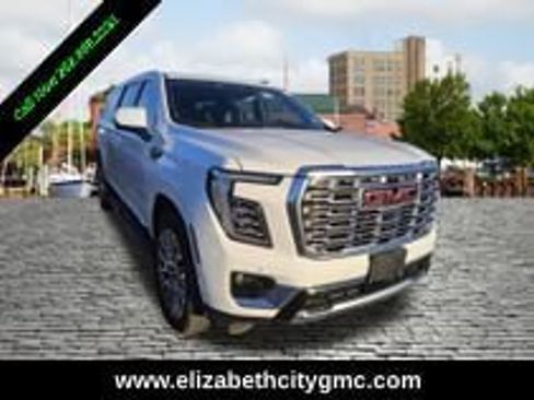 Used 2025 GMC Yukon XL Denali image 9