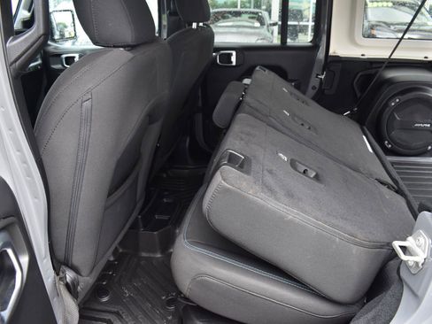 Used 2023 Jeep Wrangler Unlimited Rubicon 4xe w/ Cold Weather Group AWD/4WD image 44