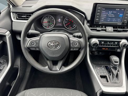 Used 2022 Toyota RAV4 XLE AWD/4WD image 29