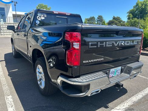 Used 2023 Chevrolet Silverado 1500 LT w/ Z71 Off-Road Package AWD/4WD image 7