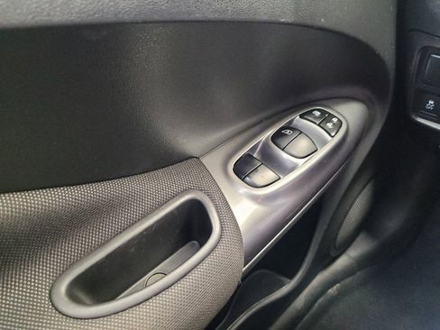 Used 2016 Nissan Juke SV AWD/4WD image 27