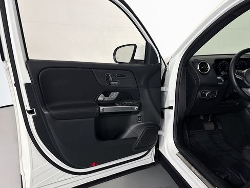 Used 2026 Mercedes-Benz GLB 250 image 21