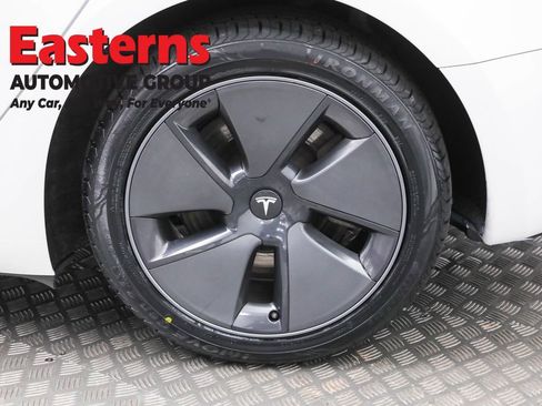 Used 2023 Tesla Model 3 Standard Range image 30