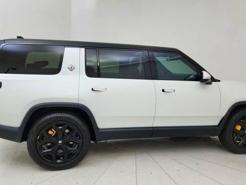 Used 2024 Rivian R1S Adventure image 6