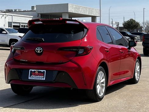 Used 2023 Toyota Corolla SE image 4
