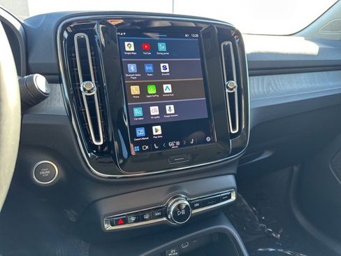 Certified 2025 Volvo XC40 B5 Plus image 24