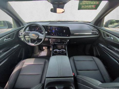 Used 2026 Chevrolet Traverse LT FWD image 17
