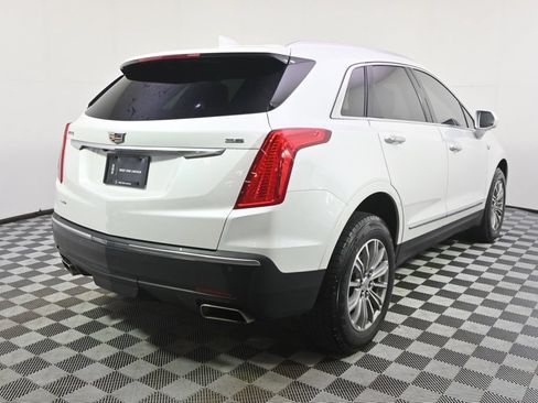 Used 2018 Cadillac XT5 Luxury w/ Driver Awareness Package AWD/4WD image 6