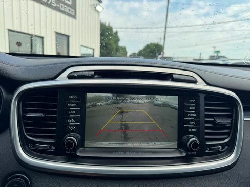 Used 2017 Kia Sorento SX FWD image 21