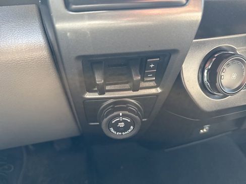 Used 2022 Ford F250 XLT w/ Black Appearance Package image 19