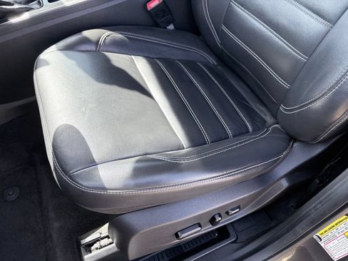 Used 2019 Ford Escape Titanium AWD/4WD image 10