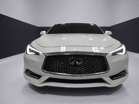 Used 2018 INFINITI Q60 3.0t Sport w/ Sensory Package 3.0T Sport image 12