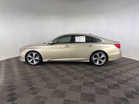 Used 2020 Honda Accord Touring image 5