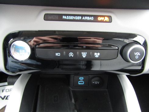 Used 2023 Ford Escape Active w/ Tech Pack #2 AWD/4WD image 30
