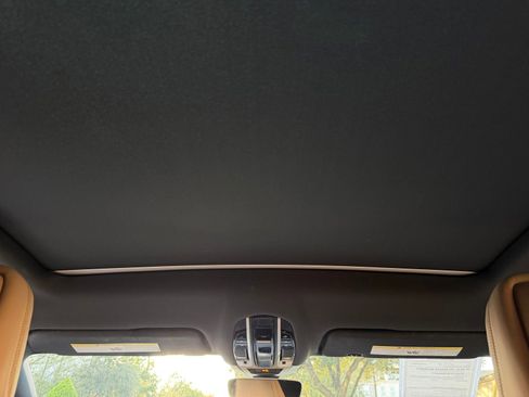 Used 2023 Porsche Cayenne Coupe image 4