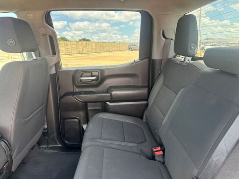 Used 2022 Chevrolet Silverado 1500 LT AWD/4WD image 36