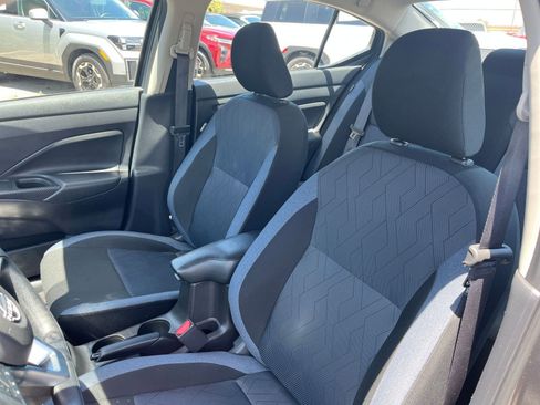 Used 2025 Nissan Versa SV FWD image 27