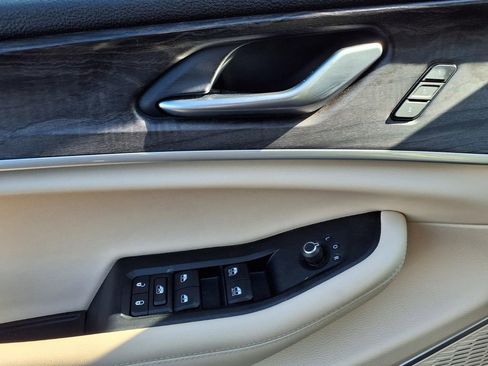 Used 2022 Jeep Grand Cherokee Limited image 19