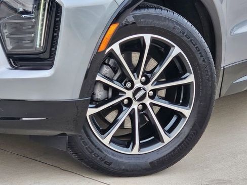 Certified 2025 Cadillac XT4 Sport w/ Cold Weather Package image 7