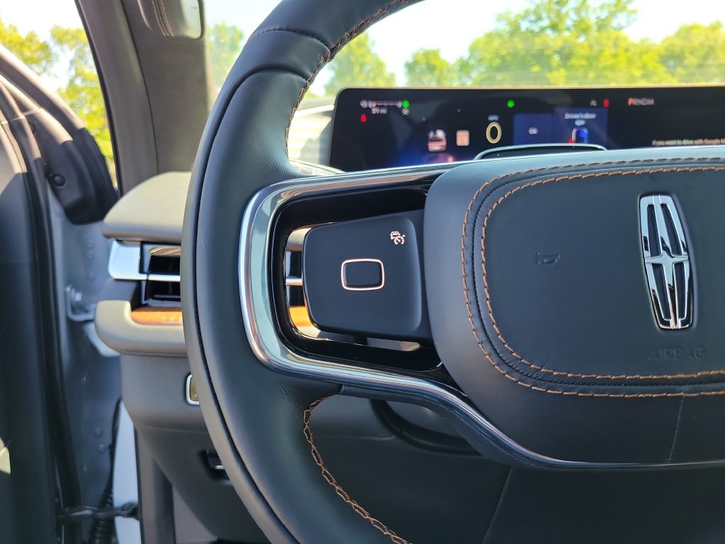 New 2026 Lincoln Navigator L Black Label AWD/4WD image 24