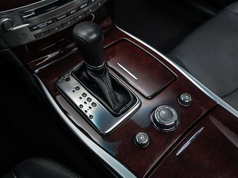 Used 2018 INFINITI Q70 L 3.7 image 24