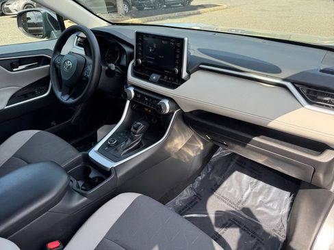 Used 2020 Toyota RAV4 XLE w/ Convenience Package AWD/4WD image 16