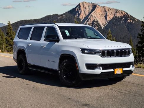 Used 2024 Jeep Wagoneer L 4WD image 2