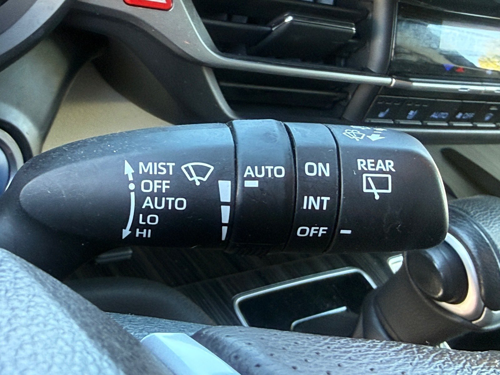 Used 2021 Toyota Sienna Platinum FWD image 28