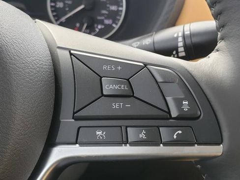 Used 2025 Nissan Sentra SV w/ SV Premium Package image 24