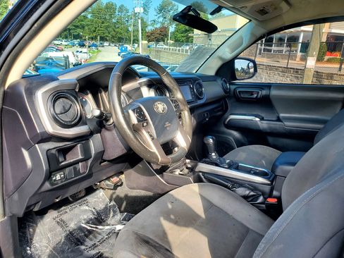Used 2016 Toyota Tacoma SR5 w/ Towing Package RWD image 24