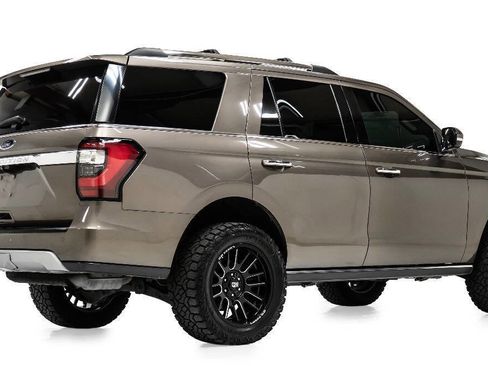 Used 2018 Ford Expedition Limited image 3