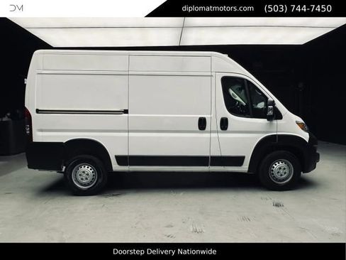 Used 2025 RAM ProMaster 2500 w/ Safety Group FWD image 7