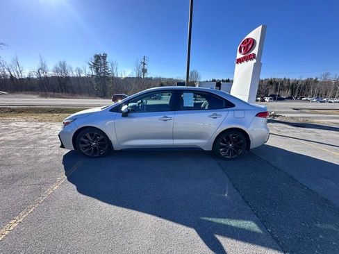 Used 2023 Toyota Corolla SE w/ SE Premium Package image 6