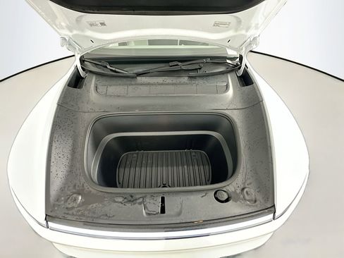 Used 2026 Tesla Model Y AWD image 32