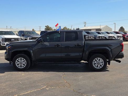 Used 2024 Toyota Tacoma SR image 2
