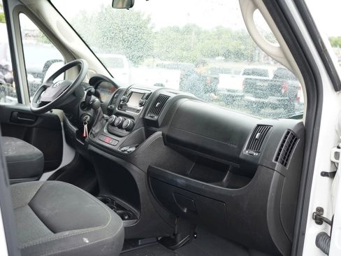 Used 2021 RAM ProMaster 2500 FWD image 2