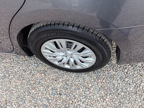 Used 2014 Toyota Camry LE FWD image 36