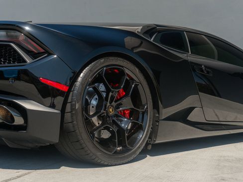 Used 2019 Lamborghini Huracan LP 580-2 image 39