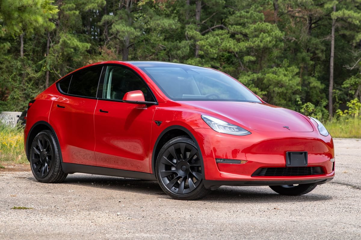 Used 2023 Tesla Model Y Long Range AWD/4WD image 3