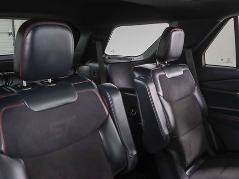Used 2025 Ford Explorer ST AWD/4WD image 29