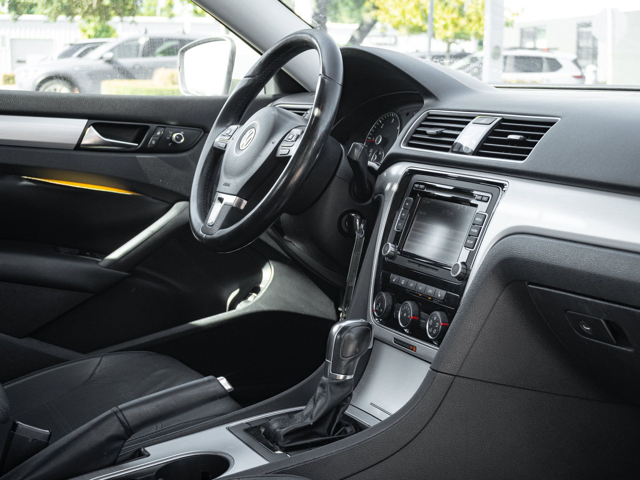 Used 2013 Volkswagen Passat TDI SE FWD image 36