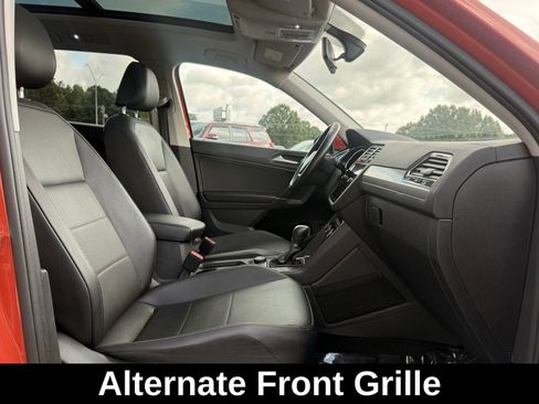 Used 2018 Volkswagen Tiguan SEL image 16