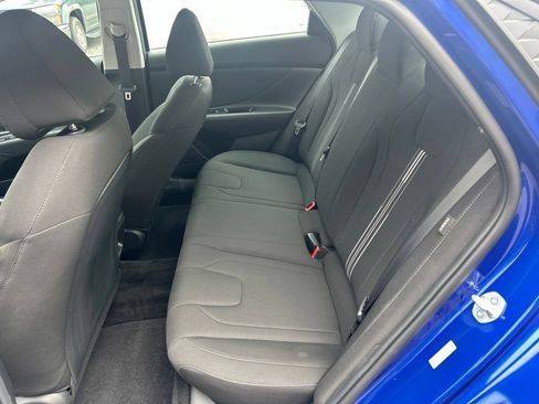 Used 2024 Hyundai Elantra SEL FWD image 19