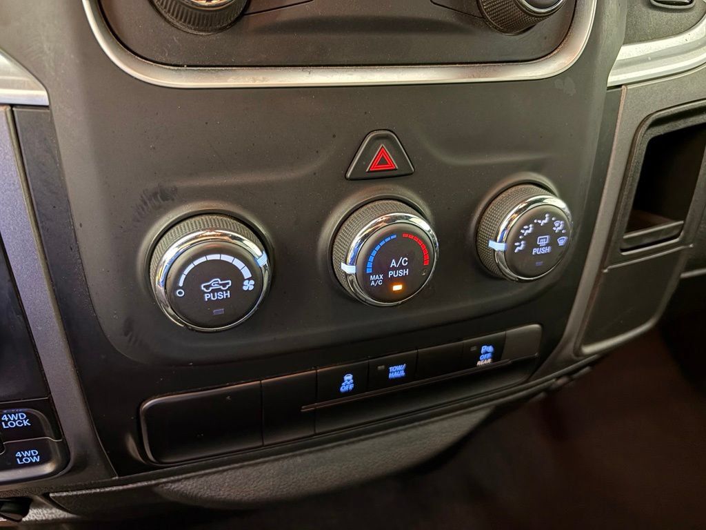 Used 2024 RAM 1500 Warlock AWD/4WD image 27