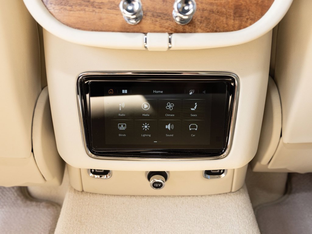 Used 2025 Bentley Bentayga AWD/4WD image 61