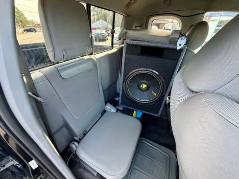 Used 2013 Toyota Tacoma 4x4 Access Cab V6 w/ TRD Off-Road Pkg image 9