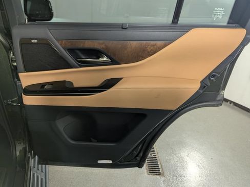 Used 2025 Lexus LX 600 4WD w/ Appearance Package image 19